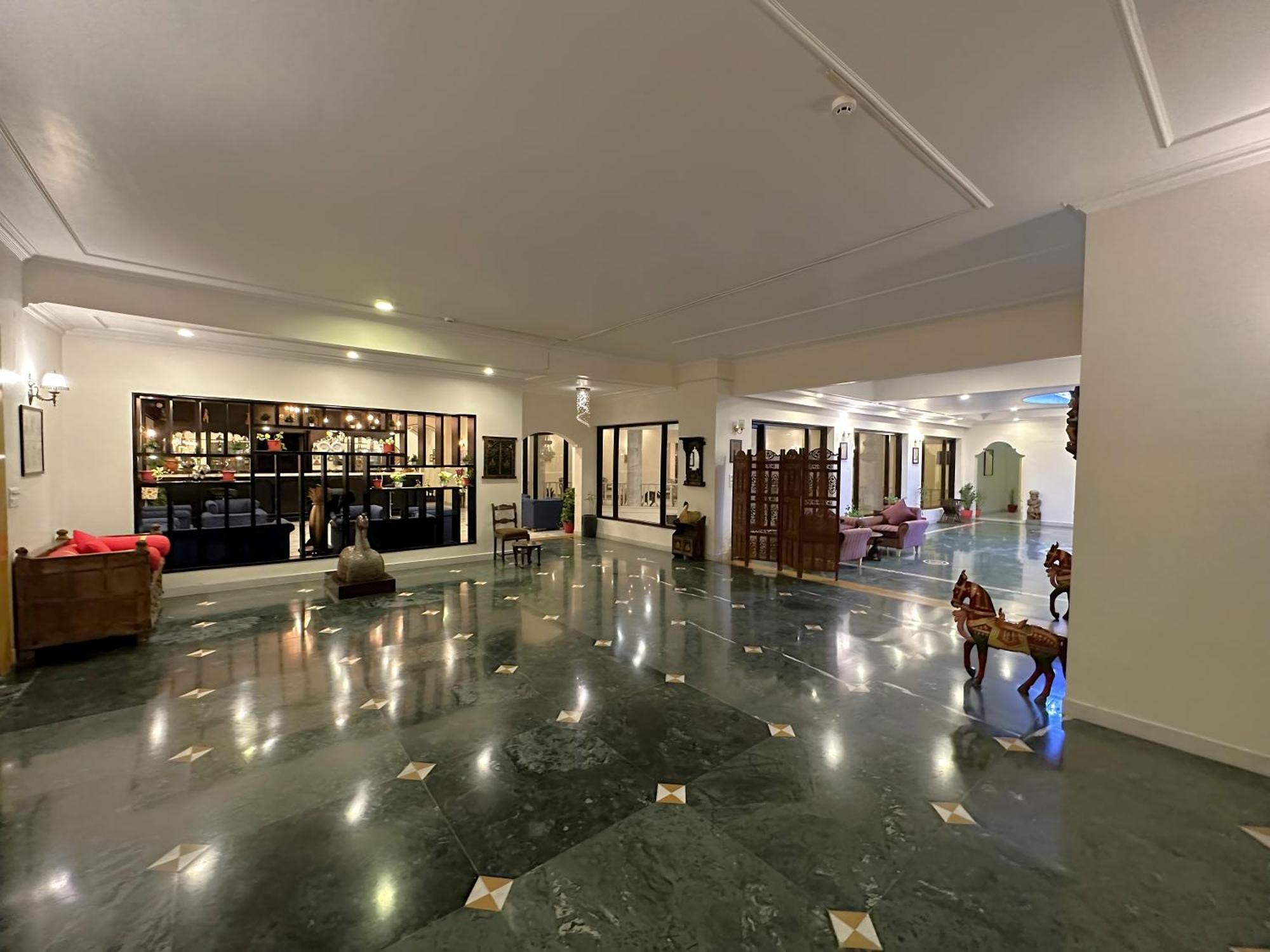 A S Hotels Кхаджурахо Экстерьер фото