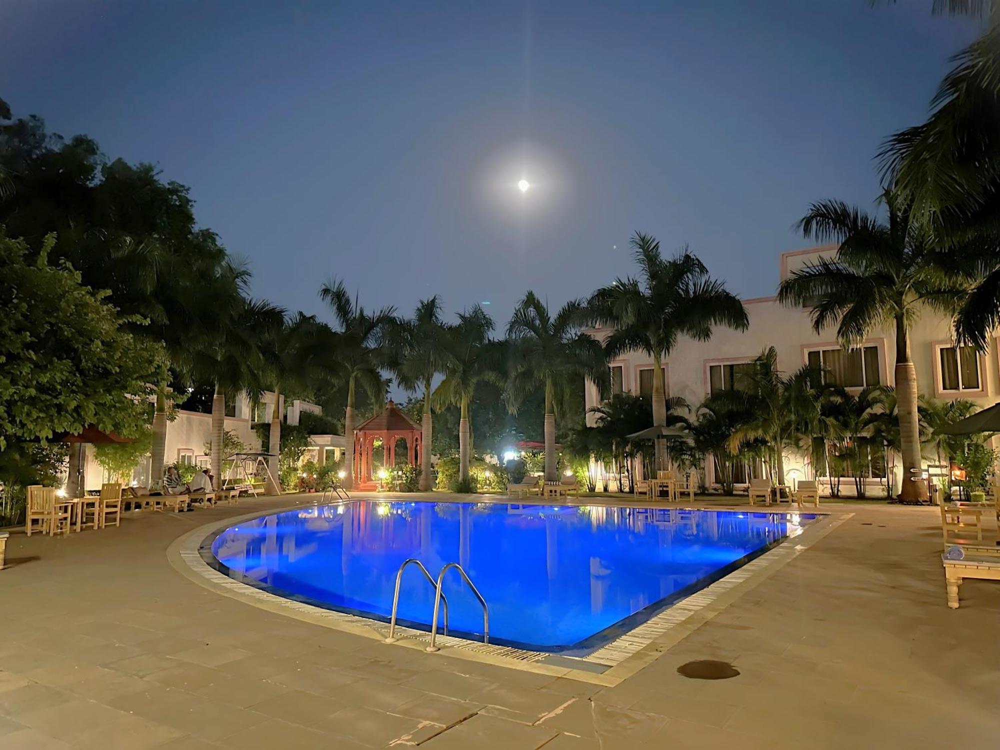 A S Hotels Кхаджурахо Экстерьер фото