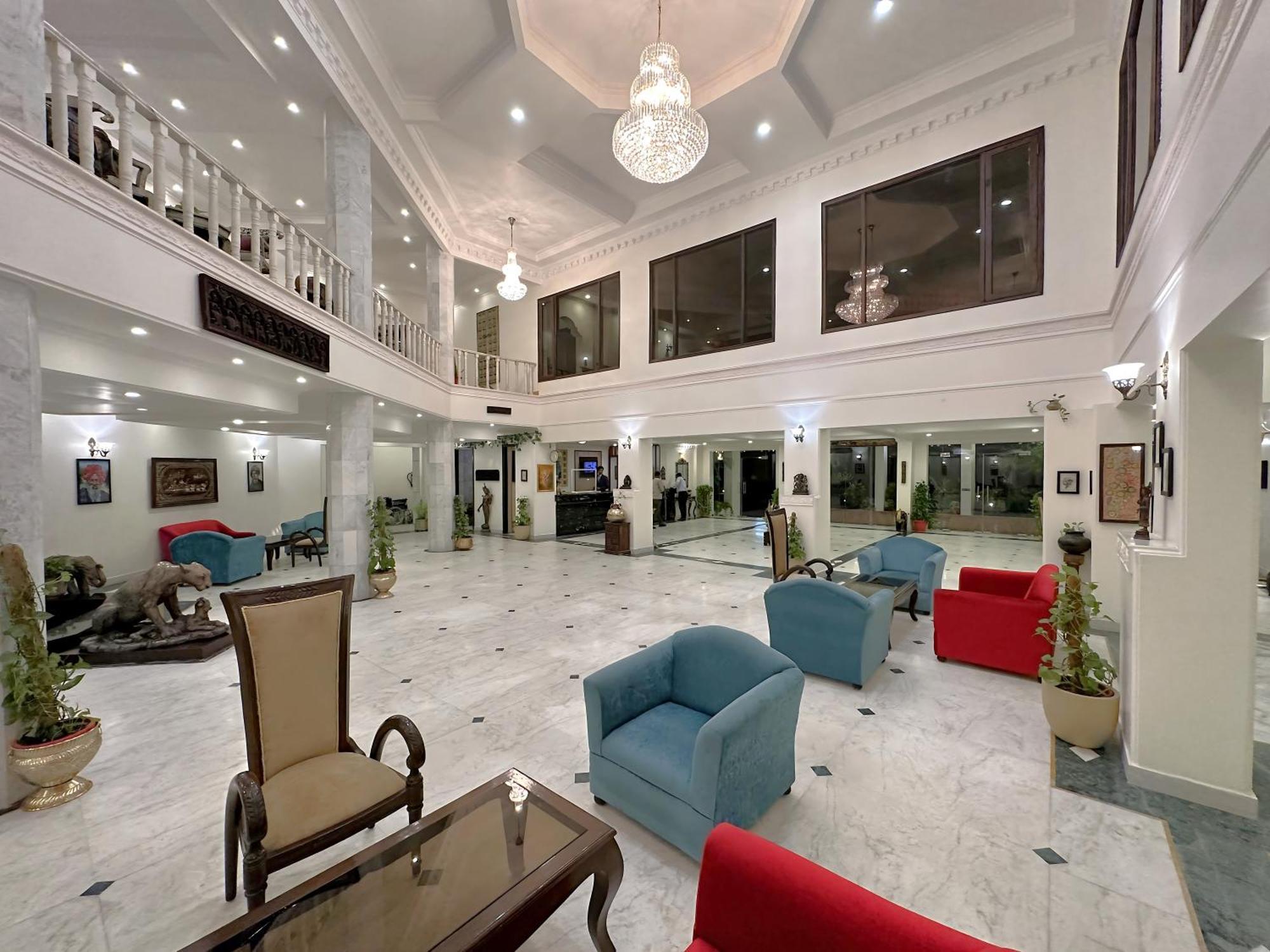 A S Hotels Кхаджурахо Экстерьер фото